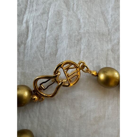 Vtg KJL Brushed Gold Faux Pearl Necklace Double or Single Strand - Picture 3 of 5